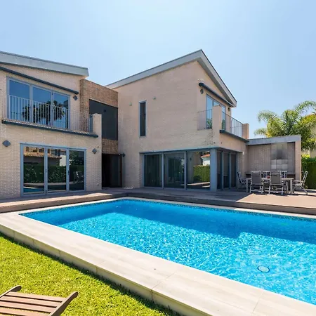 Beachside Retreat By On Travel